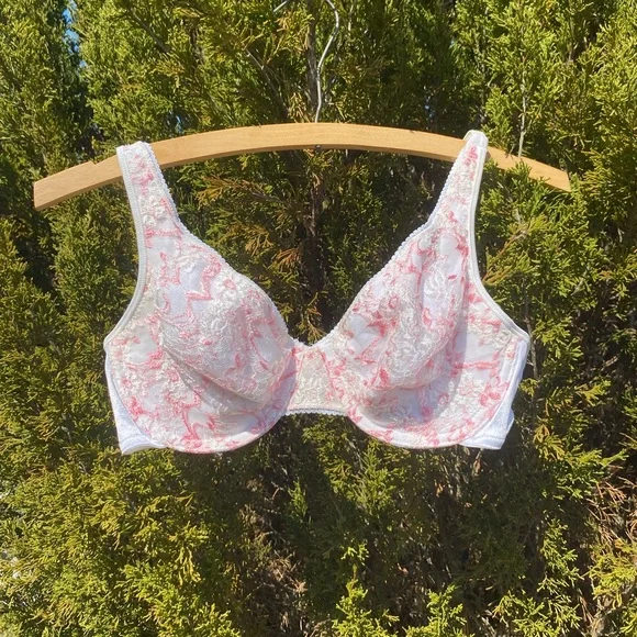 Vintage Olga 34C Dainty Pink & White Lace Detailed Coquette Bra - Picture 1 of 7